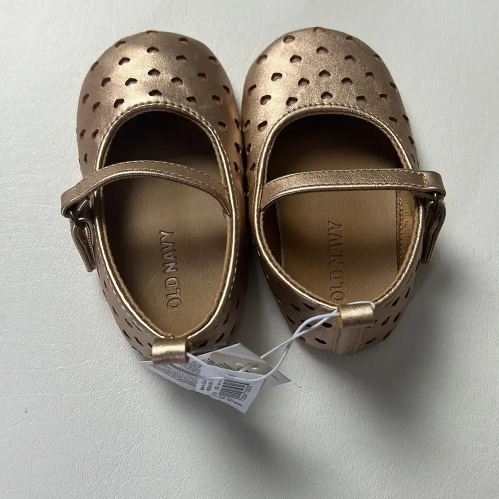 Old Navy Perforated Hearts Mary Jane Shimmer Baby Shoes  Sz 12-18M